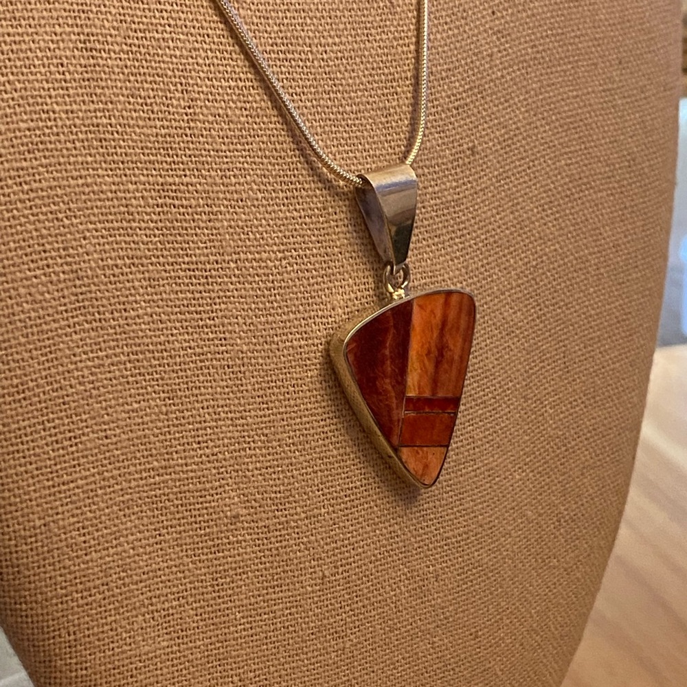 EUC Gorgeous orange spiny oyster inlay Sterling silver pendant by Harold Smith - Picture 4 of 8